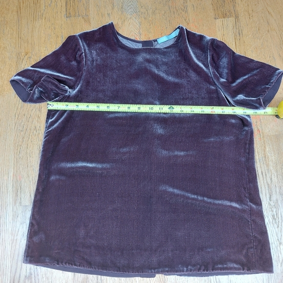 Vince Velvet Split back Top Size XS - Picture 10 of 10